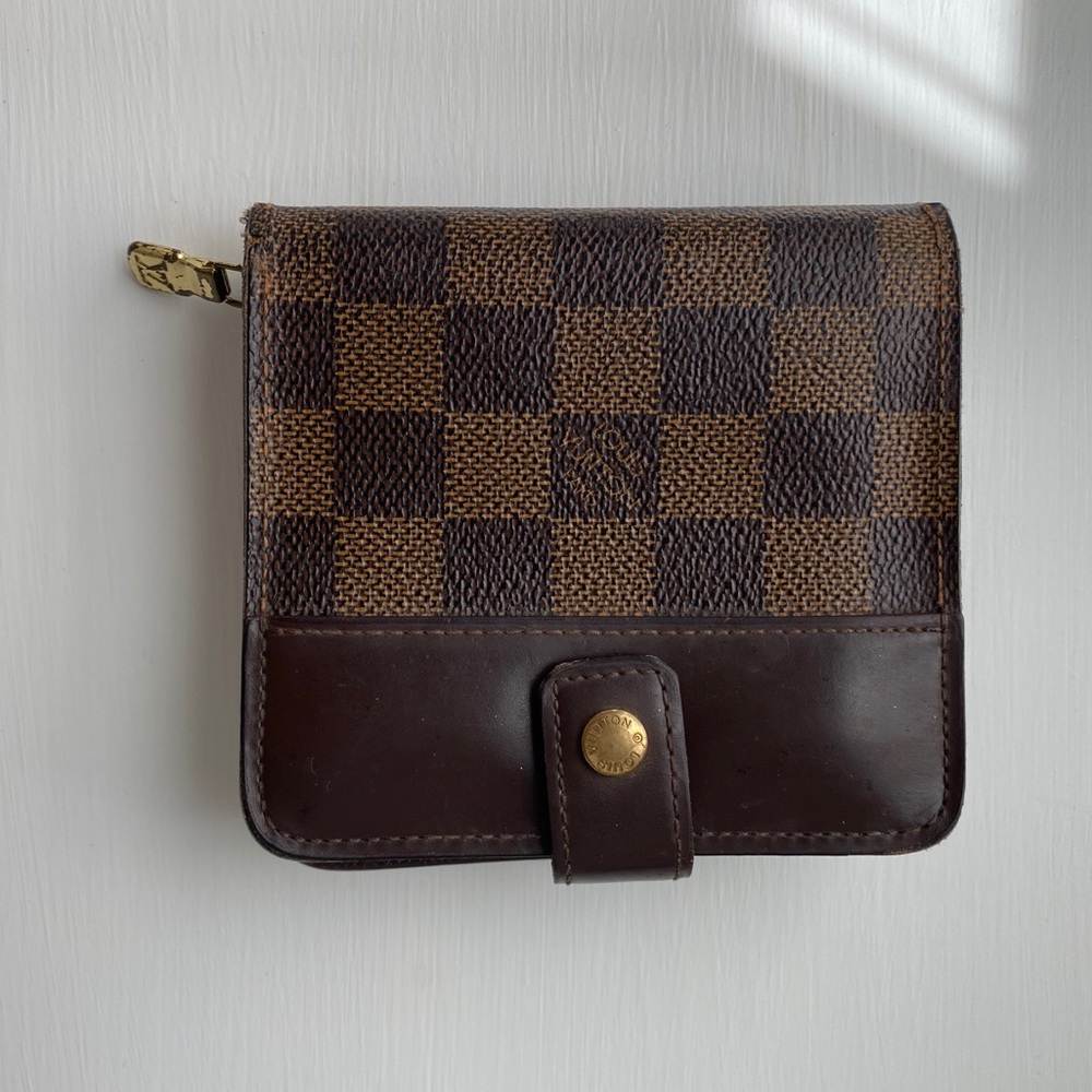 ‼️SOLD‼️Authentic Louis Vuitton Damier wallet